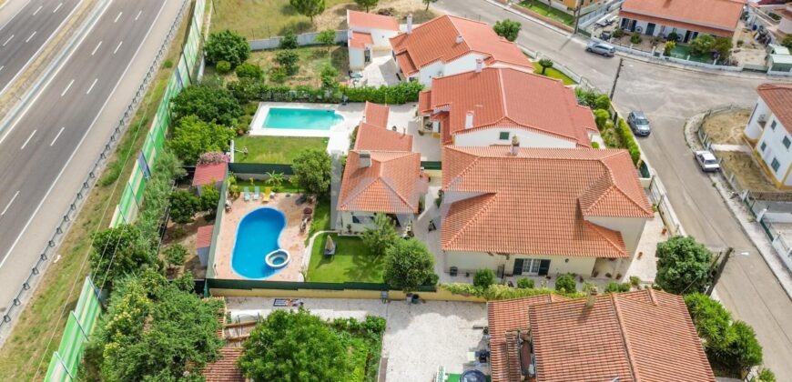 Moradia T4+1 com Piscina em Santarém