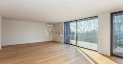Apartamento T4 à venda na Alameda Jardins da Arrábida, 1145 em Porto