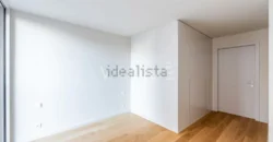 Apartamento T4 à venda na Alameda Jardins da Arrábida, 1145 em Porto