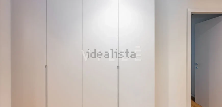 Apartamento T4 à venda na Alameda Jardins da Arrábida, 1145 em Porto