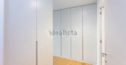 Apartamento T4 à venda na Alameda Jardins da Arrábida, 1145 em Porto