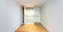 Apartamento T4 à venda na Alameda Jardins da Arrábida, 1145 em Porto