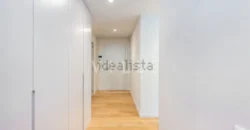 Apartamento T4 à venda na Alameda Jardins da Arrábida, 1145 em Porto