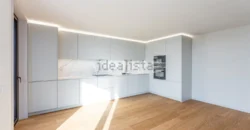 Apartamento T4 à venda na Alameda Jardins da Arrábida, 1145 em Porto