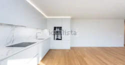 Apartamento T4 à venda na Alameda Jardins da Arrábida, 1145 em Porto