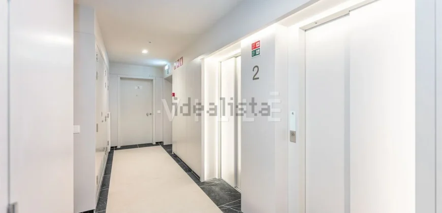 Apartamento T4 à venda na Alameda Jardins da Arrábida, 1145 em Porto