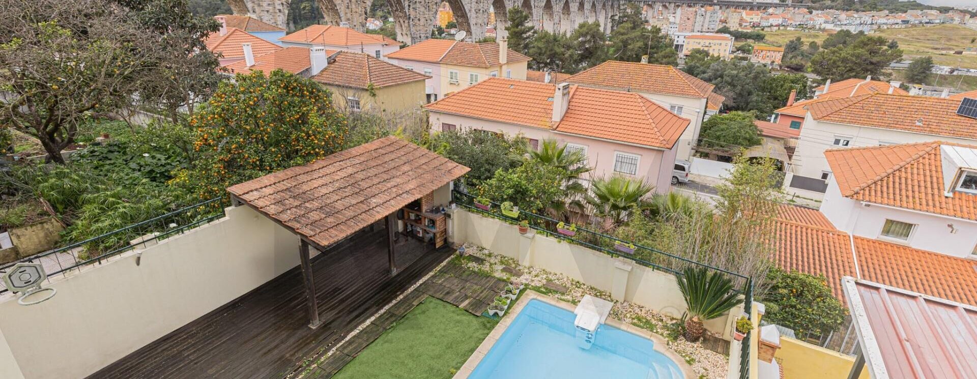 Moradia T5+1 com Piscina em Lisboa