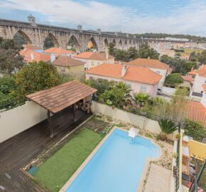 Moradia T5+1 com Piscina em Lisboa