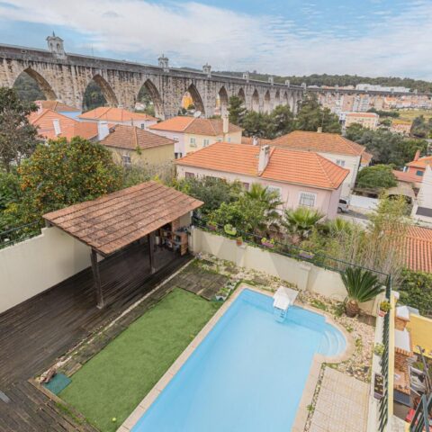 Moradia T5+1 com Piscina em Lisboa