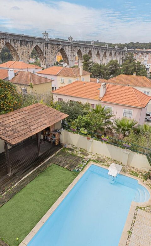 Moradia T5+1 com Piscina em Lisboa
