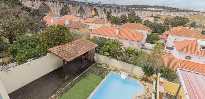 Moradia T5+1 com Piscina em Lisboa