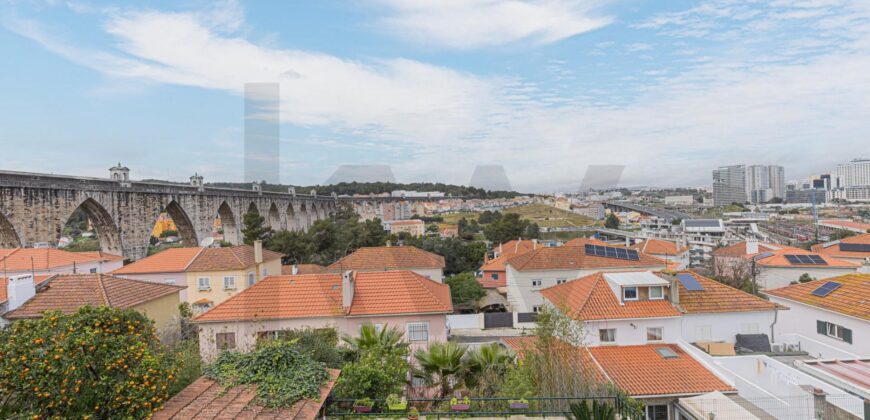 Moradia T5+1 com Piscina em Lisboa