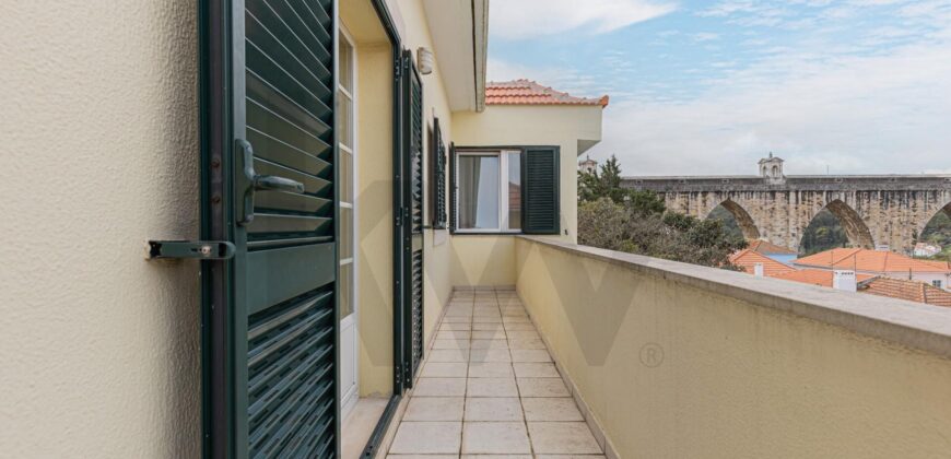 Moradia T5+1 com Piscina em Lisboa
