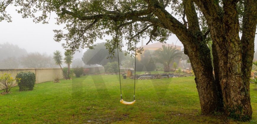 Moradia Exclusiva Com Piscina, Jardim e Vista Deslumbrante – São Miguel De Alcainça