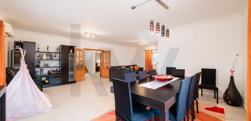 Moradia Exclusiva Com Piscina, Jardim e Vista Deslumbrante – São Miguel De Alcainça