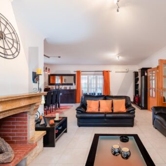 Moradia Exclusiva Com Piscina, Jardim e Vista Deslumbrante – São Miguel De Alcainça