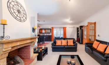 Moradia Exclusiva Com Piscina, Jardim e Vista Deslumbrante – São Miguel De Alcainça