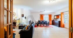 Moradia Exclusiva Com Piscina, Jardim e Vista Deslumbrante – São Miguel De Alcainça