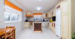 Moradia Exclusiva Com Piscina, Jardim e Vista Deslumbrante – São Miguel De Alcainça