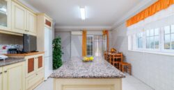 Moradia Exclusiva Com Piscina, Jardim e Vista Deslumbrante – São Miguel De Alcainça