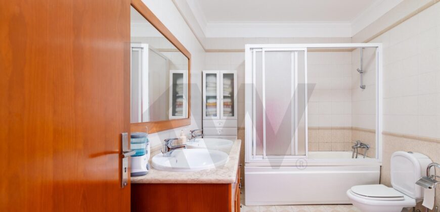 Moradia Exclusiva Com Piscina, Jardim e Vista Deslumbrante – São Miguel De Alcainça