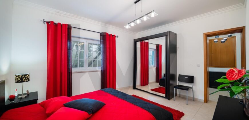 Moradia Exclusiva Com Piscina, Jardim e Vista Deslumbrante – São Miguel De Alcainça