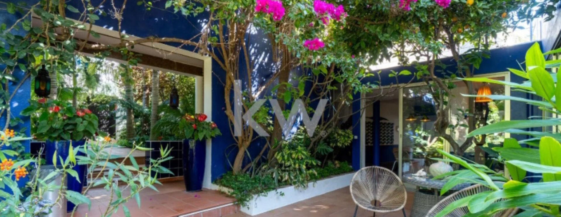 Majestoso Hotel com Jardim Tropical