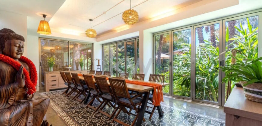 Majestoso Hotel com Jardim Tropical