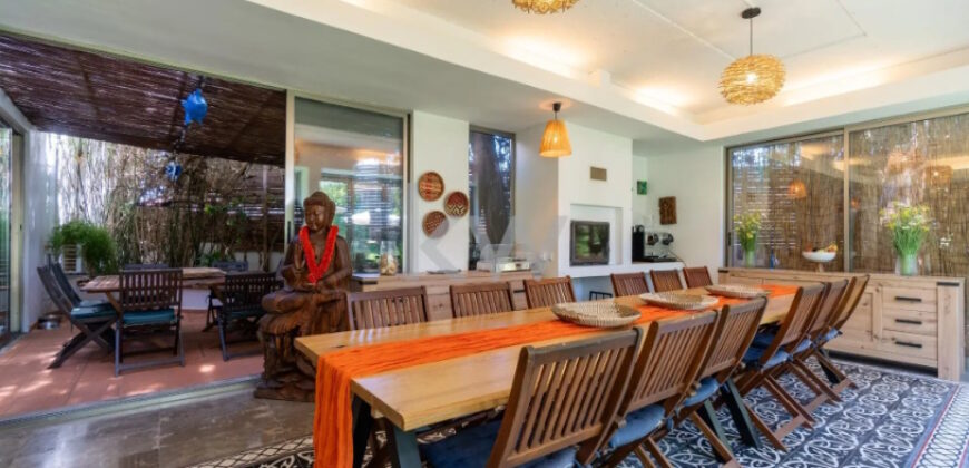 Majestoso Hotel com Jardim Tropical