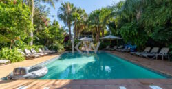 Majestoso Hotel com Jardim Tropical