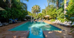 Majestoso Hotel com Jardim Tropical