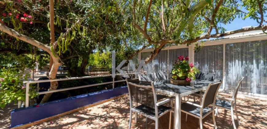 Majestoso Hotel com Jardim Tropical