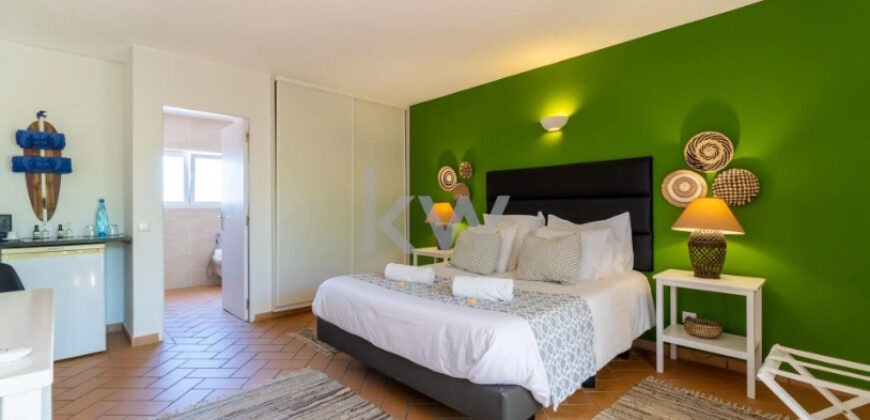 Majestoso Hotel com Jardim Tropical