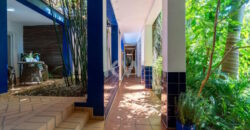 Majestoso Hotel com Jardim Tropical
