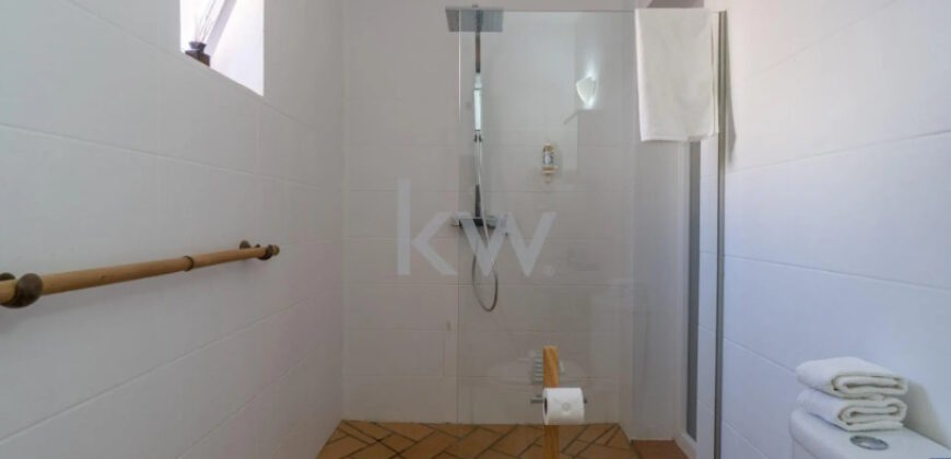 Majestoso Hotel com Jardim Tropical