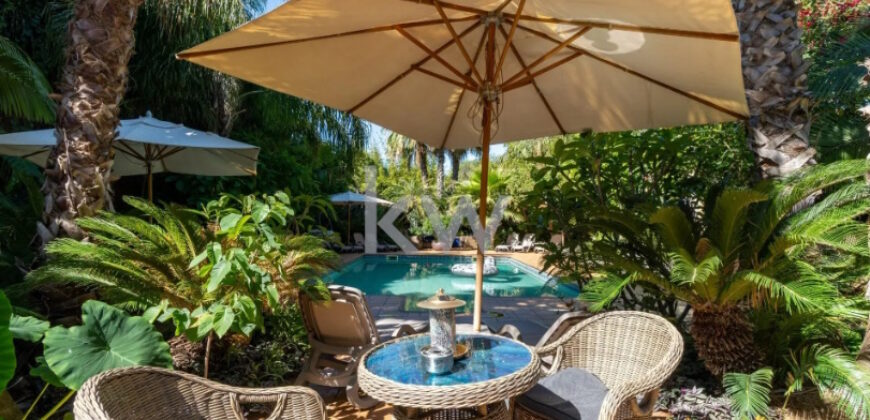 Majestoso Hotel com Jardim Tropical