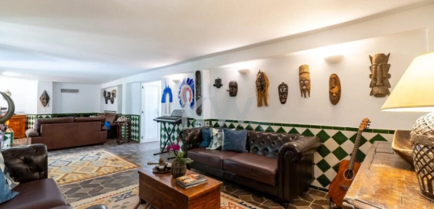 Majestoso Hotel com Jardim Tropical