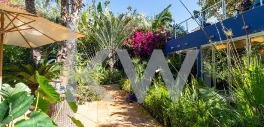 Majestoso Hotel com Jardim Tropical