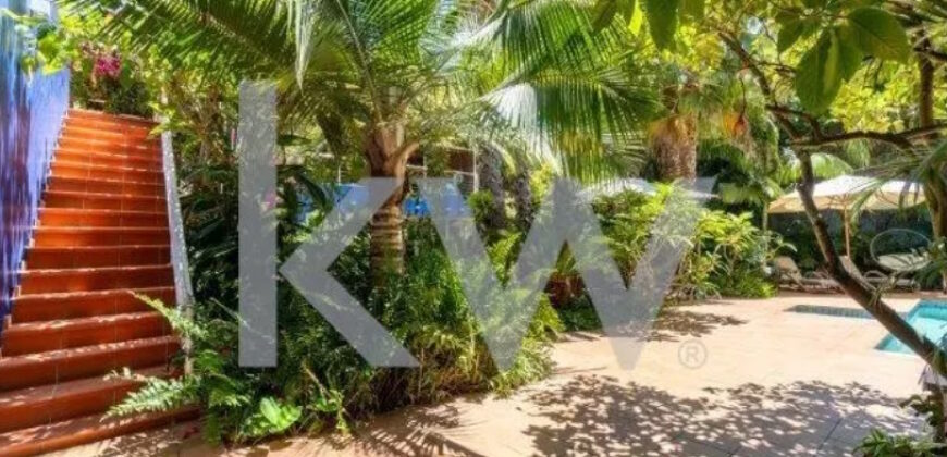 Majestoso Hotel com Jardim Tropical